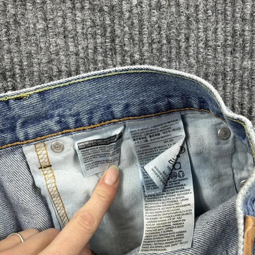 Levis 505 Jeans Mens 34x29 Light Wash Blue‎ Straight Leg Denim Distressed Casual